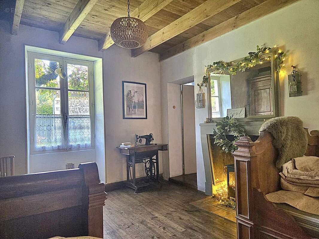 Maison à SAUZE-VAUSSAIS