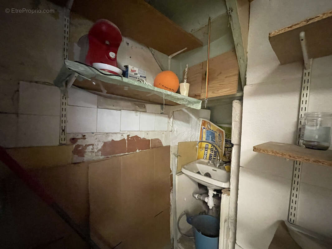 Commerce à SAINT-JEAN-DE-FOS