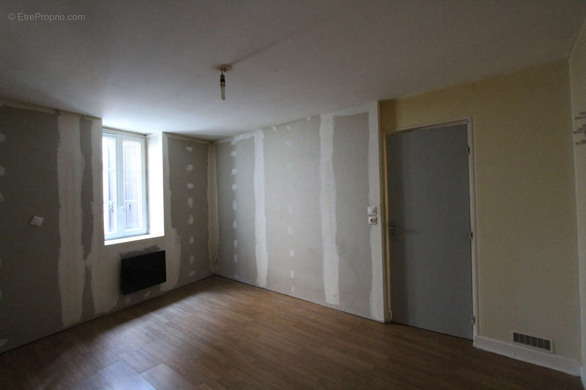 Appartement à LA CHARITE-SUR-LOIRE