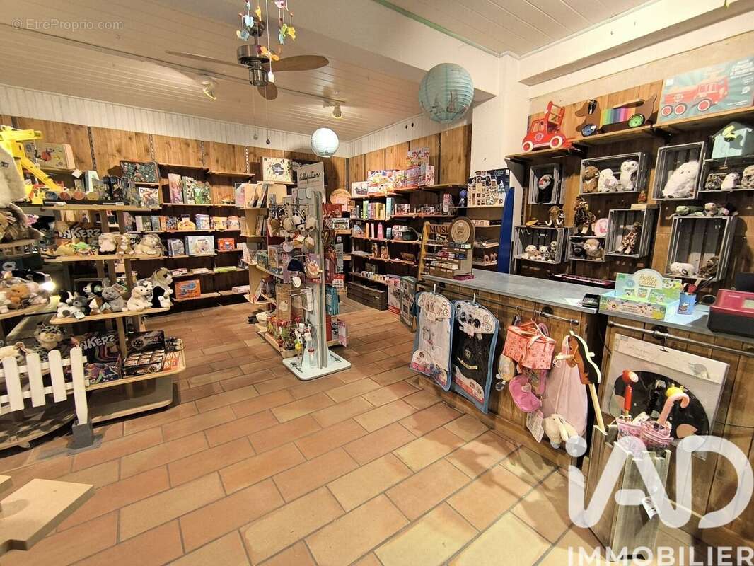 Photo 3 - Commerce à UZES