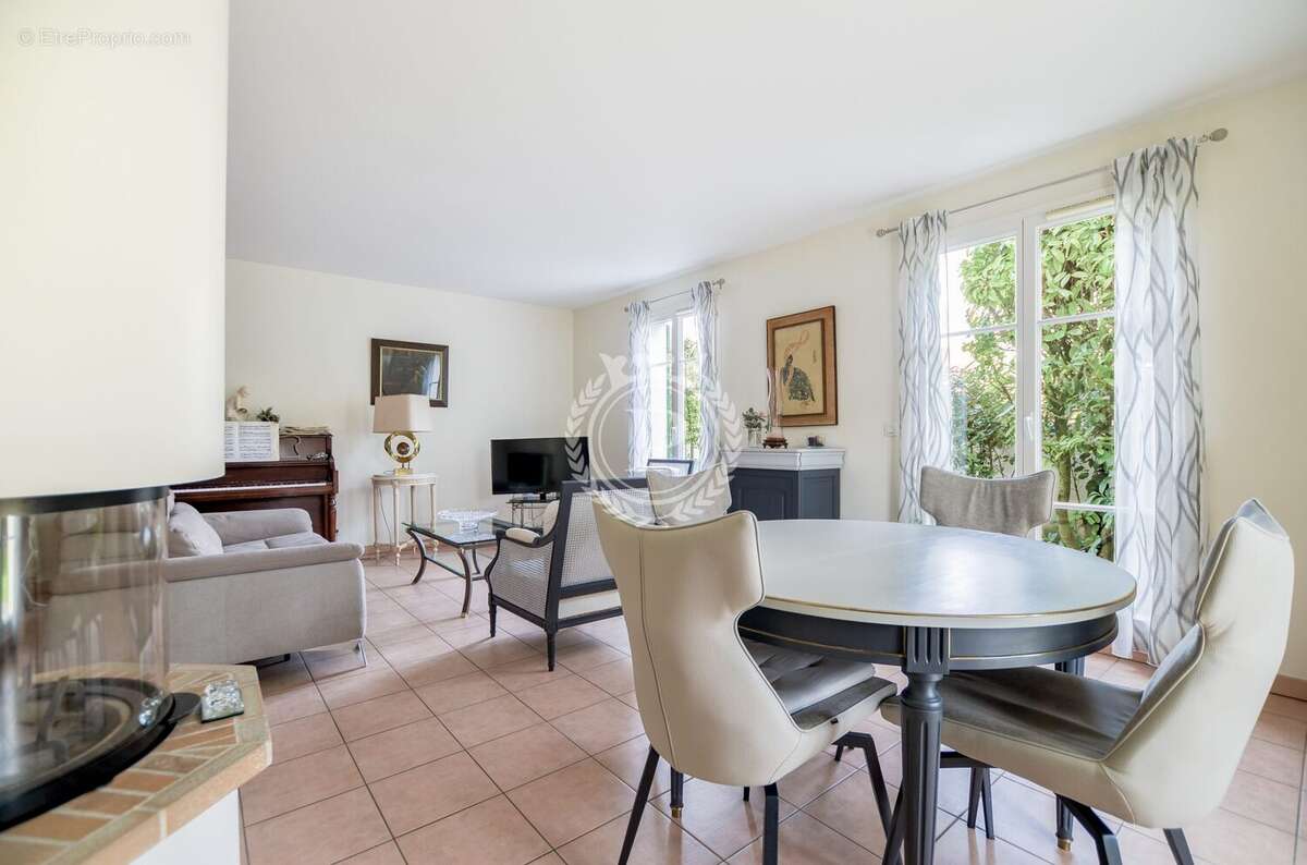 Maison à LE PLESSIS-BOUCHARD