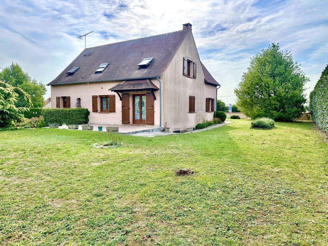 Maison à CHAINTREAUX