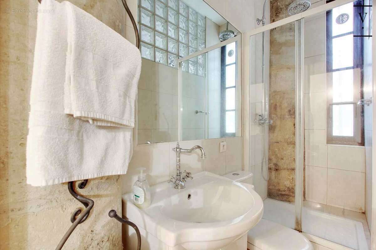 Appartement à PARIS-4E