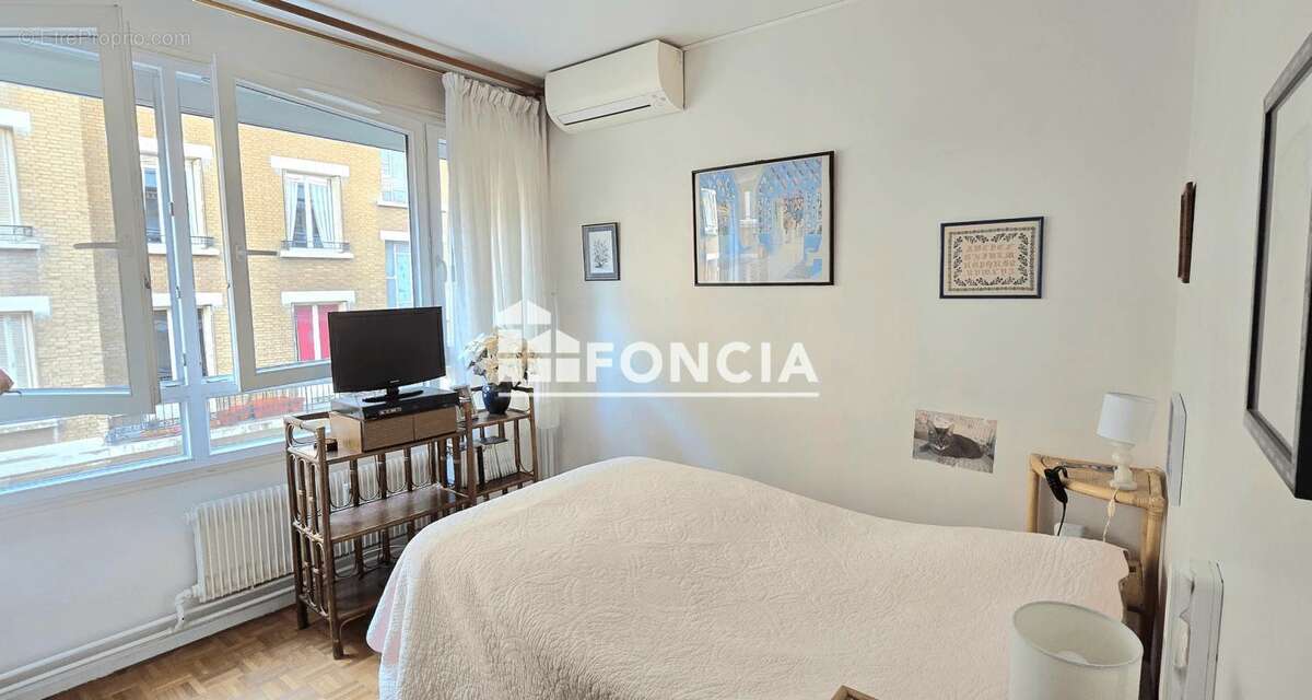 Appartement à PARIS-17E