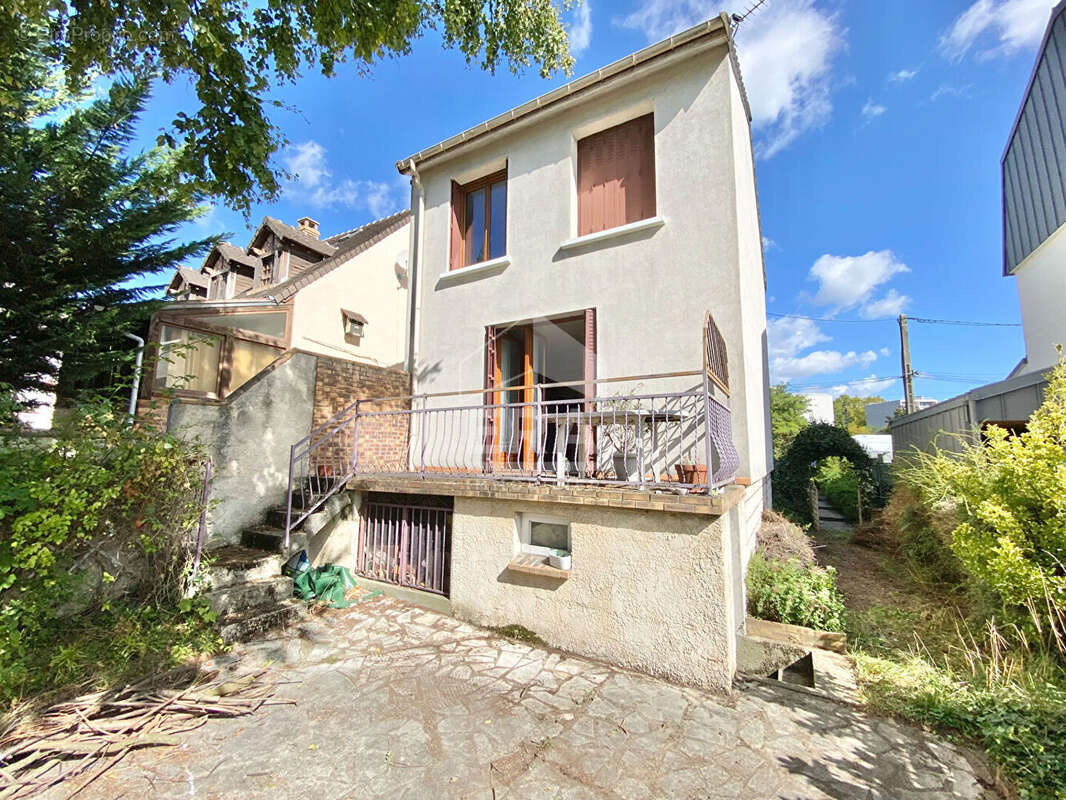 Maison à SARTROUVILLE