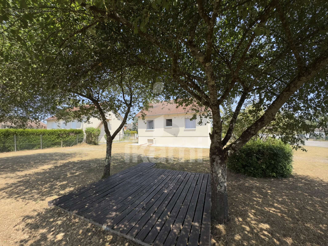Maison fonctionnelle 4 pièces avec jardin - photo 14