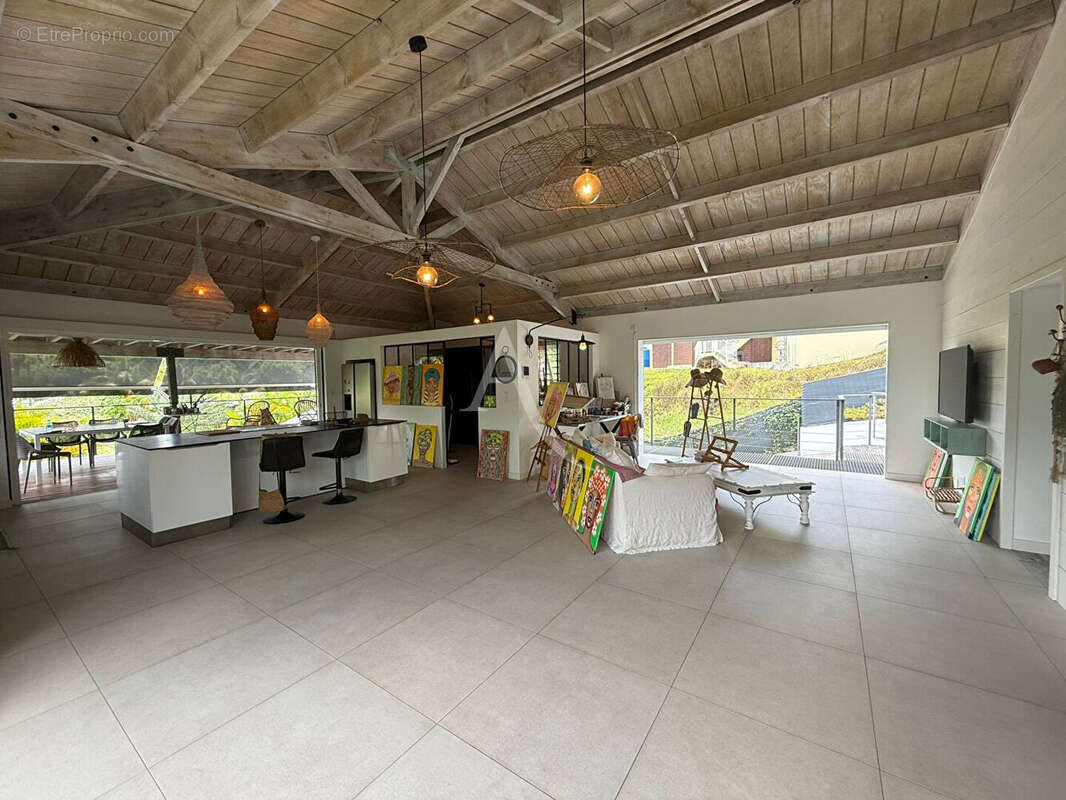 Villa d'exception : grands volumes & design - photo 5