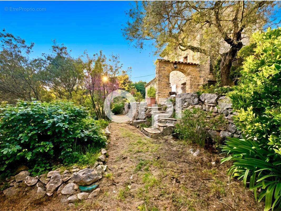 Bastide/mas en pierres authentique renové - calme absolu - terrain / oliviers - photo 4