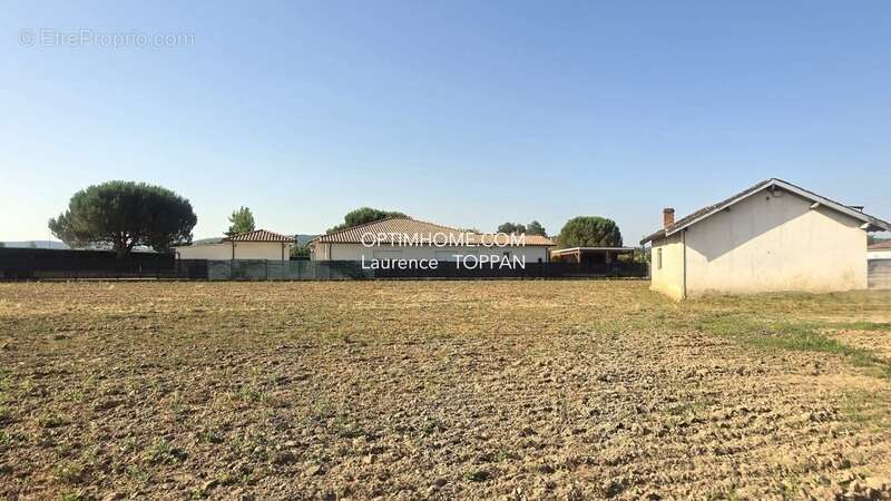 terrain plat avec dépendance à Villeneuve sur Lot - photo 2