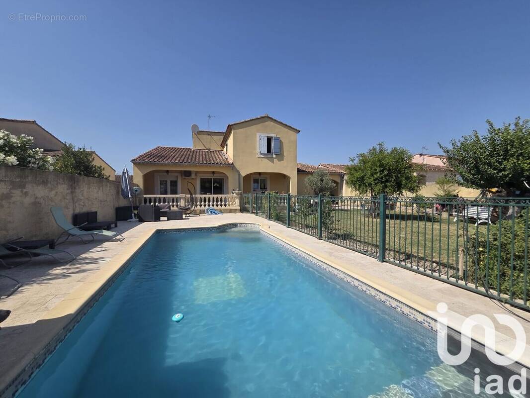 Photo 1 - Maison à ENTRAIGUES-SUR-LA-SORGUE