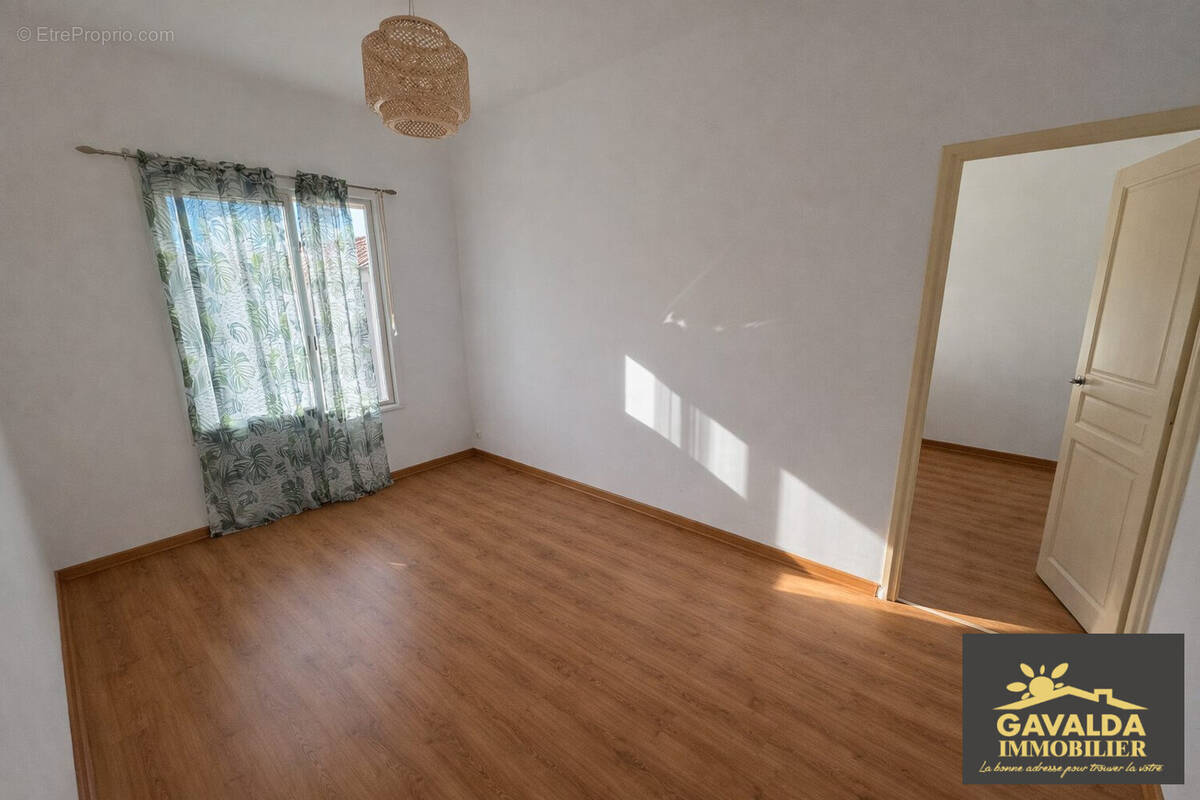 T2 2ème gauche : Séjour - Appartement à PERPIGNAN