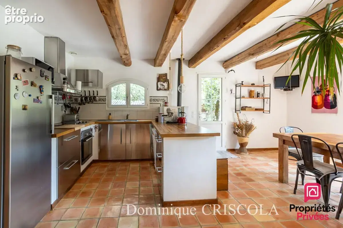CAMPS LA SOURCE - Maison de charme avec piscine et dépendances en plein coeur de la Provence Verte - photo 5