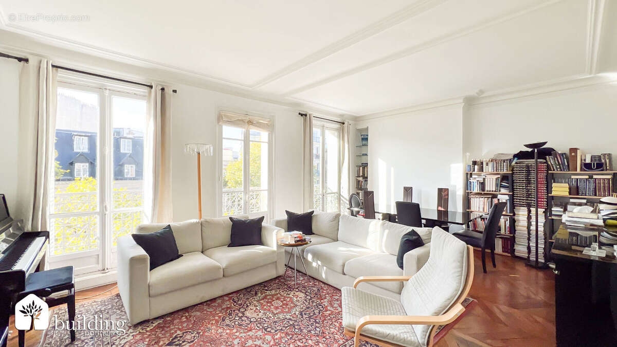 Appartement à PARIS-17E