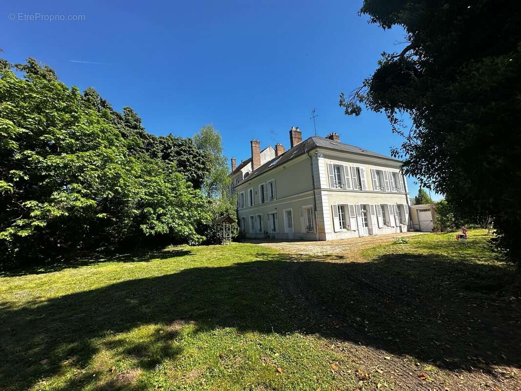 Maison à EGREVILLE