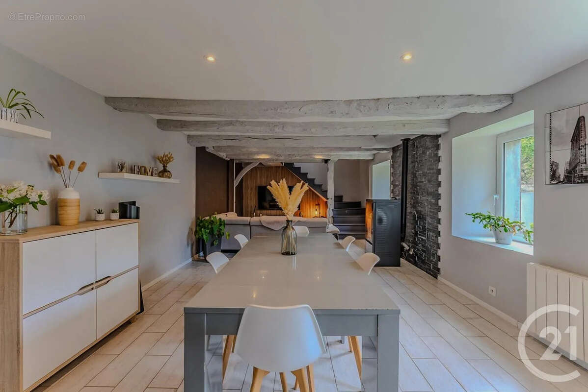 Maison à LARRINGES