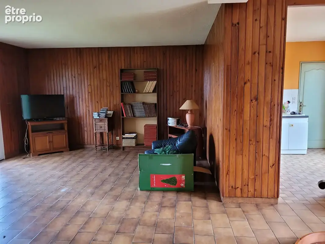 TONNAY CHARENTE Maison de plain pied de 90 m² de type 4 avec garage de 22 - parcelle de 631 m² - photo 10