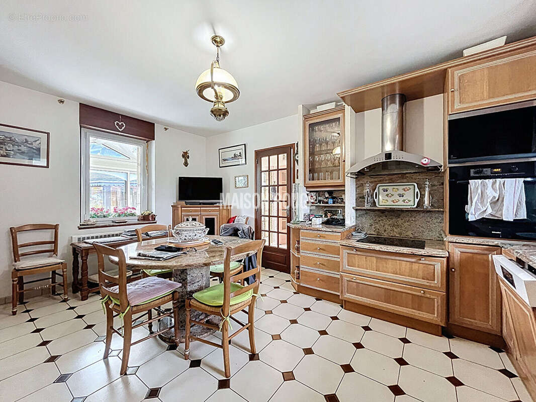 Ensemble immobilier - Piscine - TONQUEDEC - photo 9