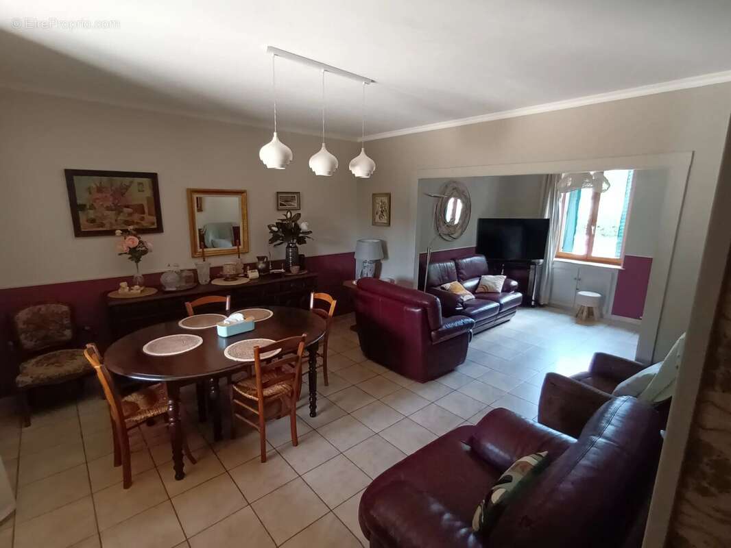 Maison 94 m² à Montceau-Les-Mines  - photo 8