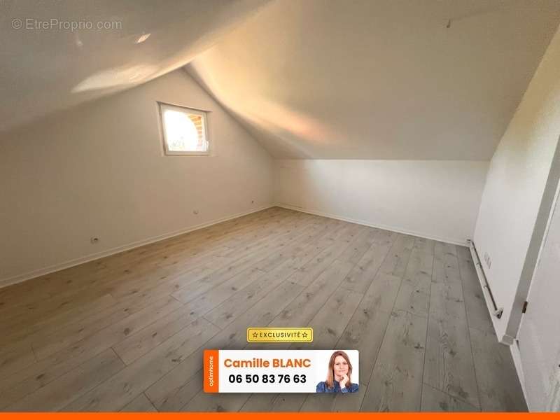 Appartement à JOUY