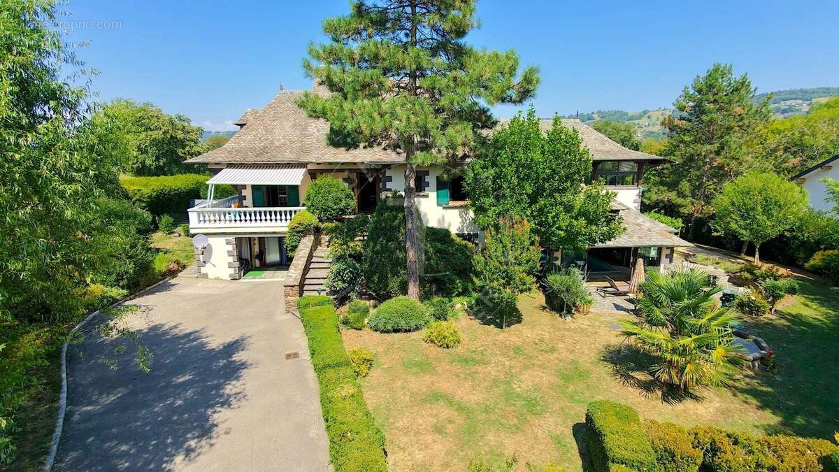 Propriété d’exception de 469 m² avec piscine intérieure - photo 10