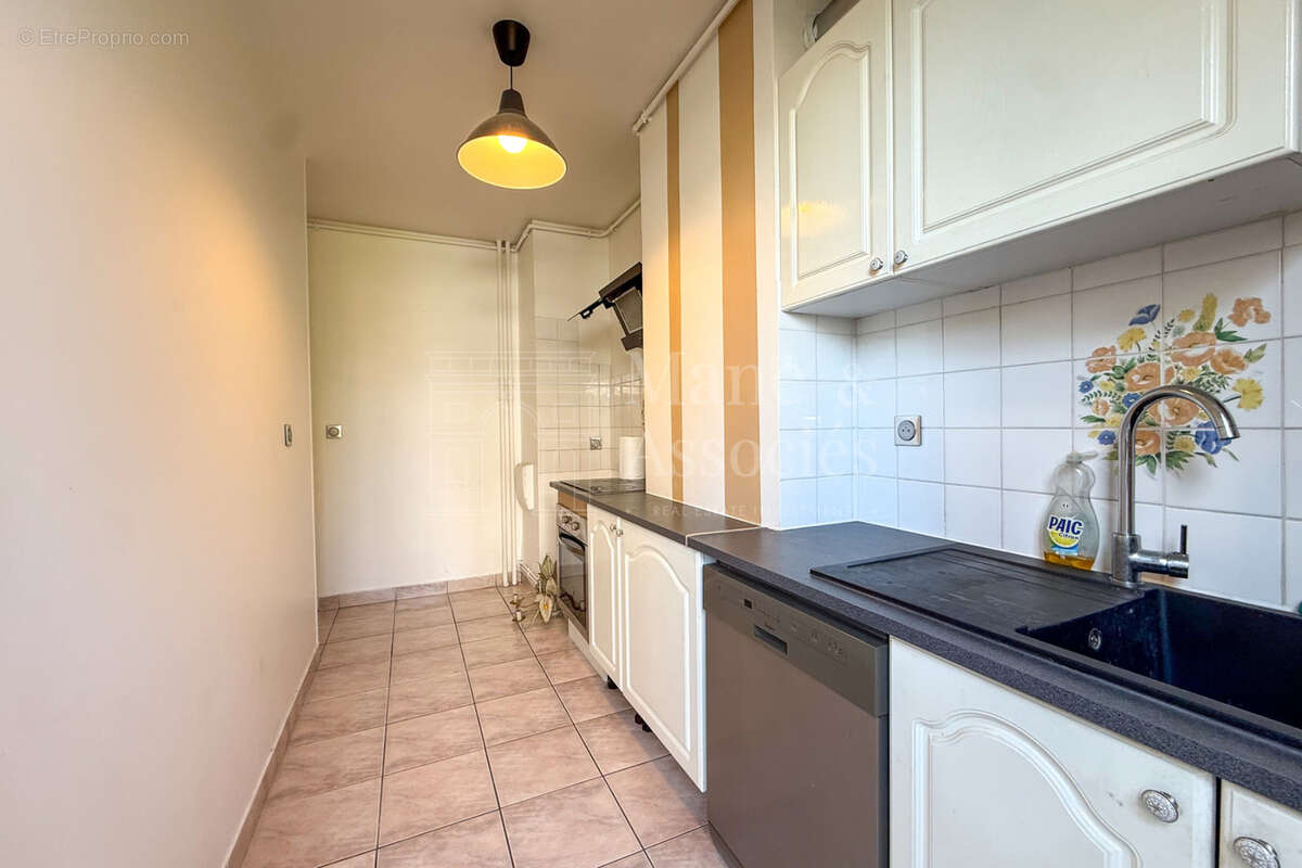 Appartement à NEUILLY-SUR-SEINE