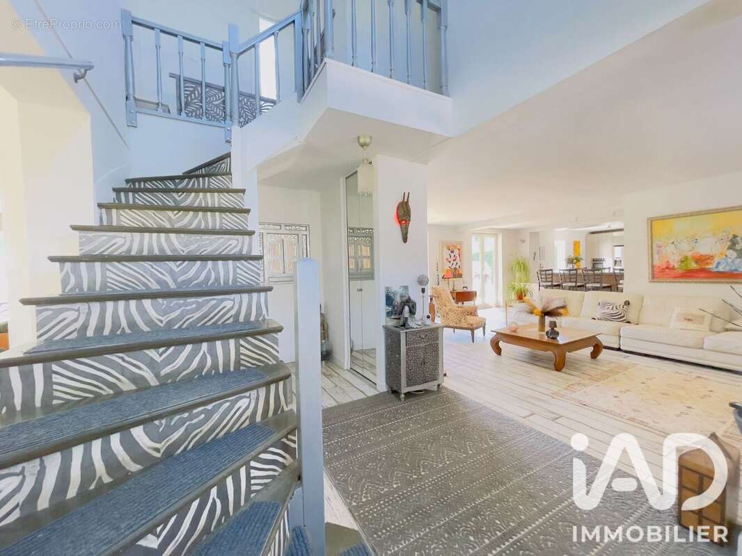 Maison 246 m² à Lesigny  - photo 5