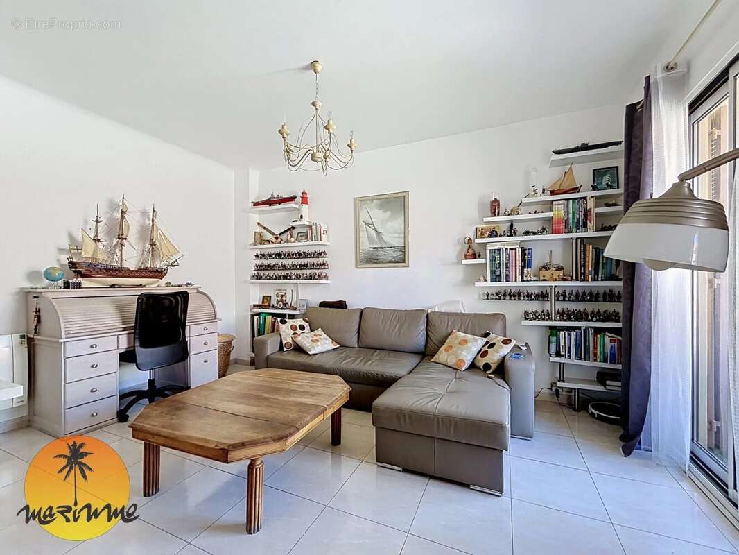 Appartement à SAINT-LAURENT-DU-VAR