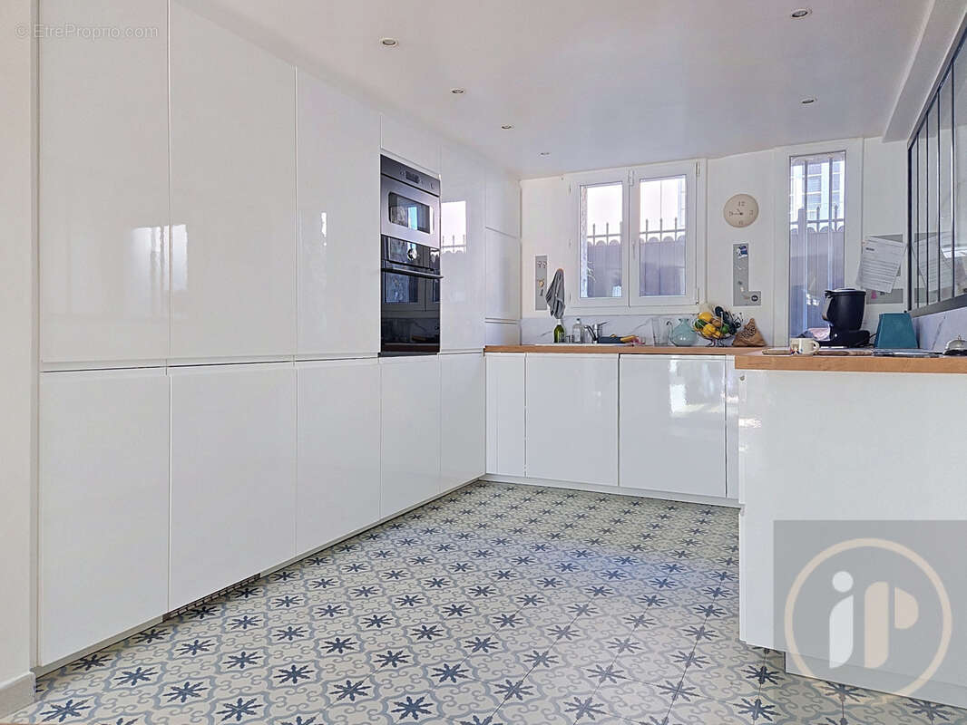 Charme d'une maison de ville et confort d'une rénovation contemporaine - photo 11