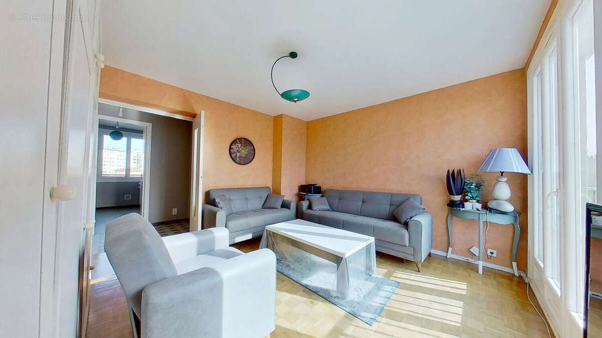 Appartement à LYON-8E