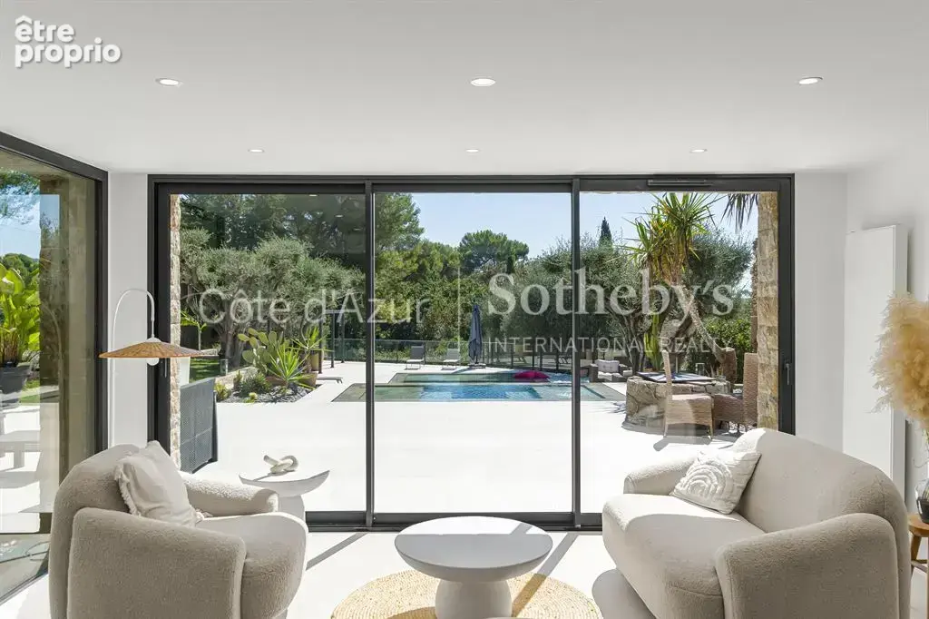 Mougins, propriété familiale rénovée avec piscine, spa et vaste jardin paysager - photo 5
