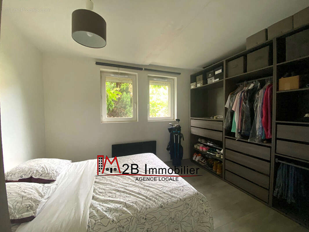F3 renove avec terrasses - photo 7