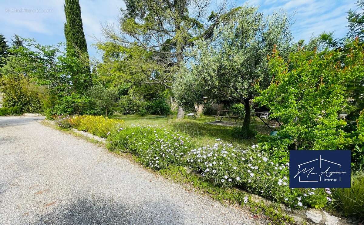 Maison à VILLENEUVE-LES-AVIGNON