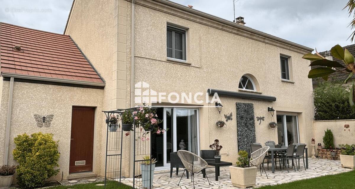 Maison à PONTOISE