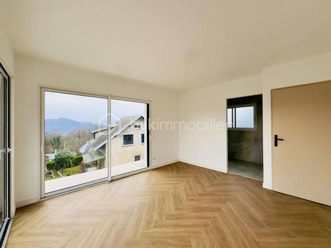 Maison à PUGNY-CHATENOD