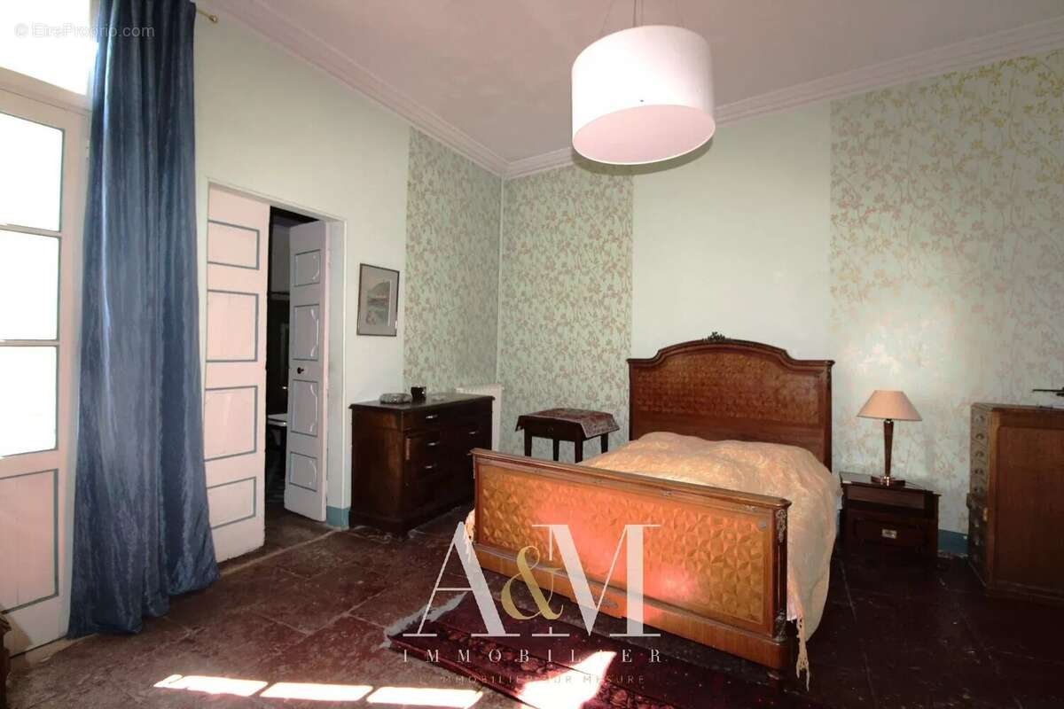 Maison à GALLARGUES-LE-MONTUEUX