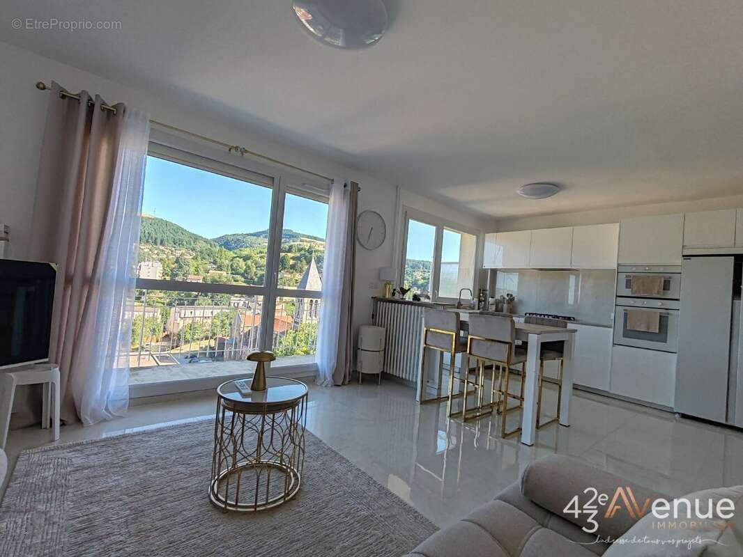 Appartement à SAINT-ETIENNE