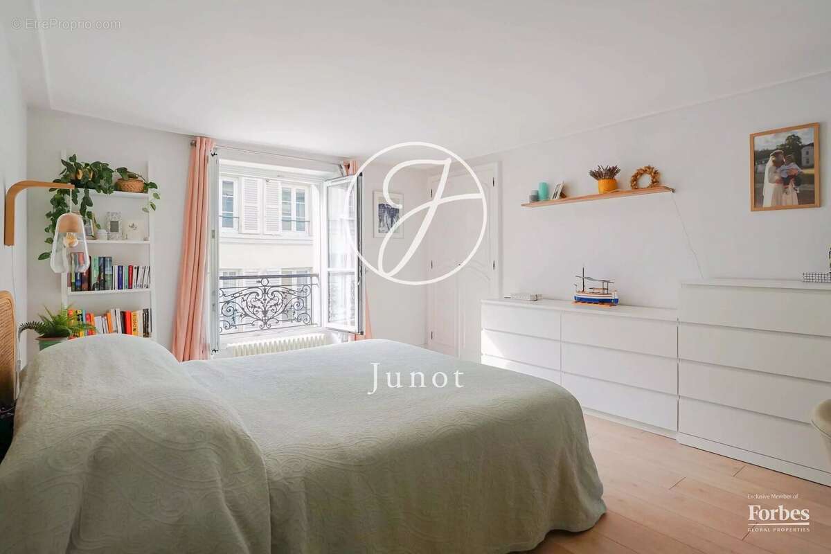 Appartement à PARIS-7E