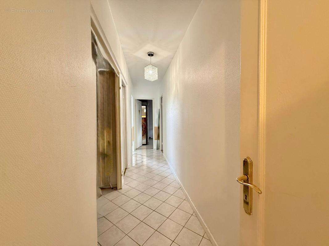 Appartement T4 de 74,45 m² à Chenôve- Balcon - Parking - 2ème étage - photo 10