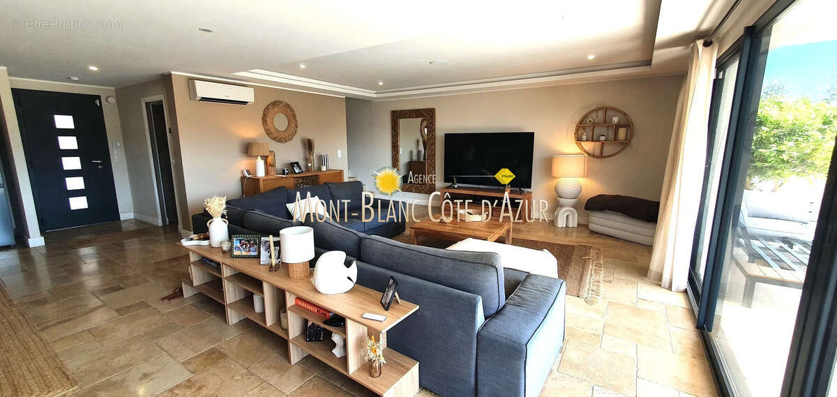 Villa 4 chambres, grand sejour, piscine, magnifique vue degagee jusqu'a la mer - photo 10