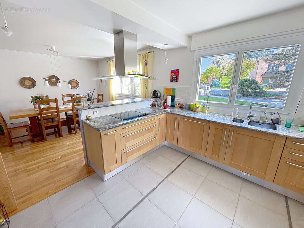 Maison à MONTBOUTON