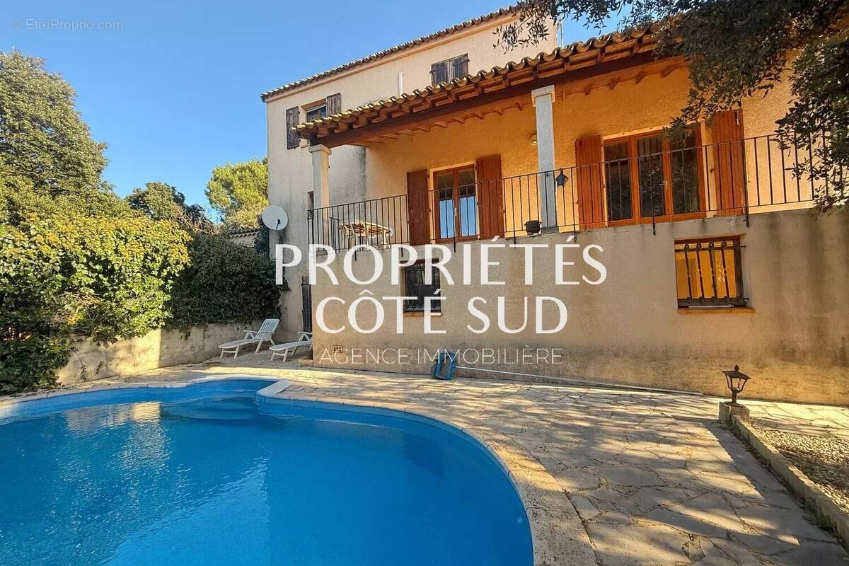 Maison à LES ANGLES