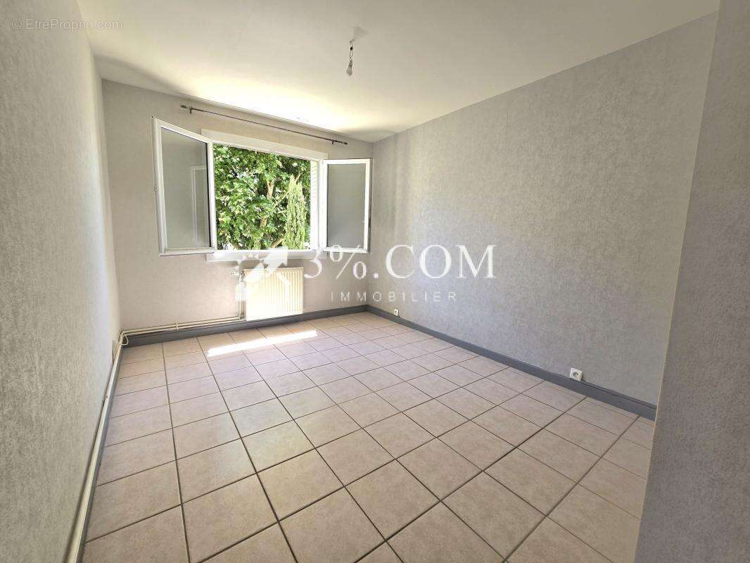 Appartement à GUILHERAND-GRANGES