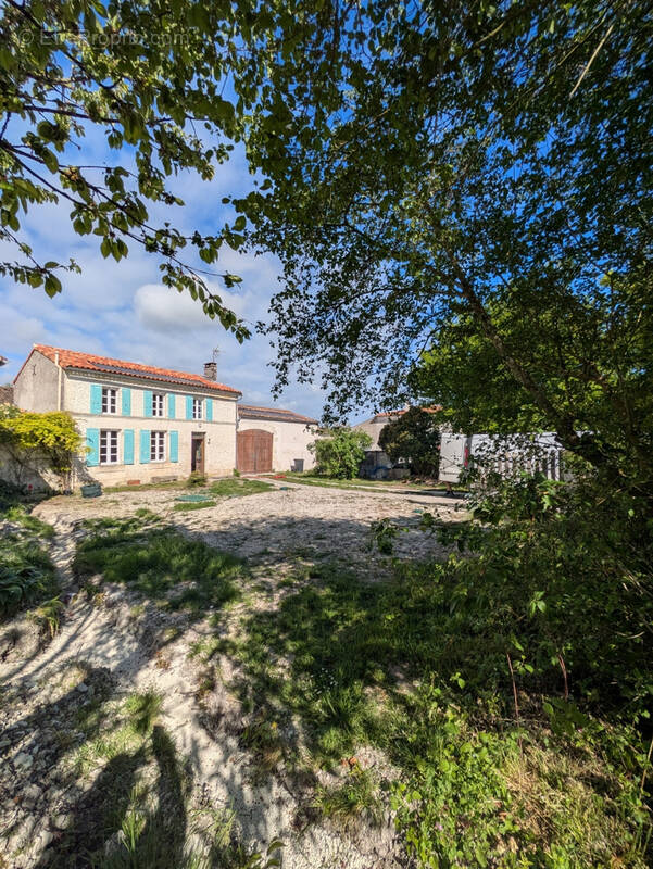 Maison à MONTILS