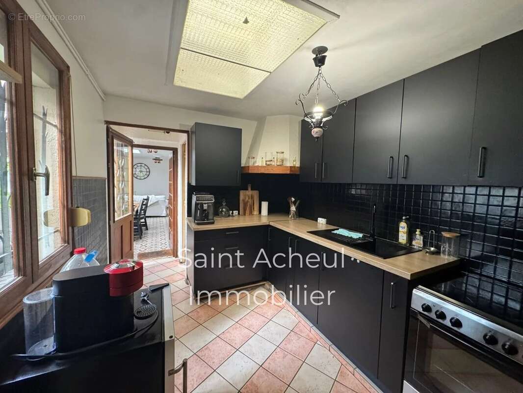 Quartier Saint Acheul / Maison avec Commerce et Cour - photo 2
