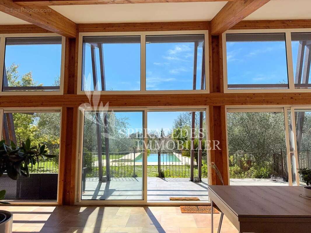 Maison à SAINT-CEZAIRE-SUR-SIAGNE