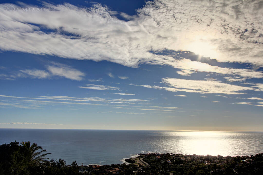Maison à LES ISSAMBRES