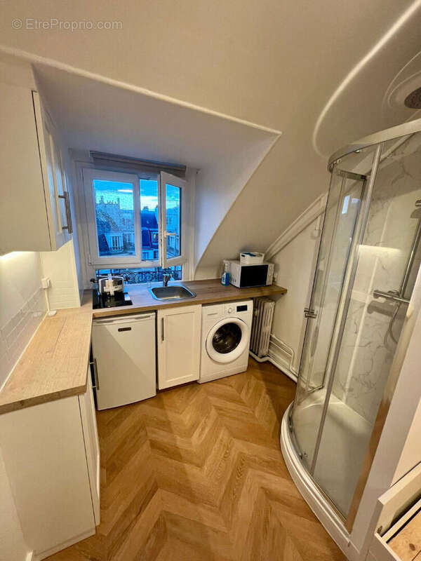 Paris 17e Pereire / Ternes - Chambre de service en parfait état de 9 m² (11m² habitables) - photo 7