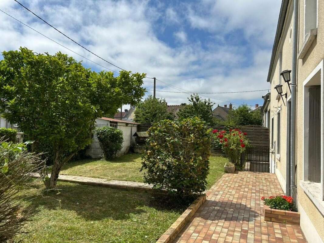 Maison 144 m² à Azy  - photo 8