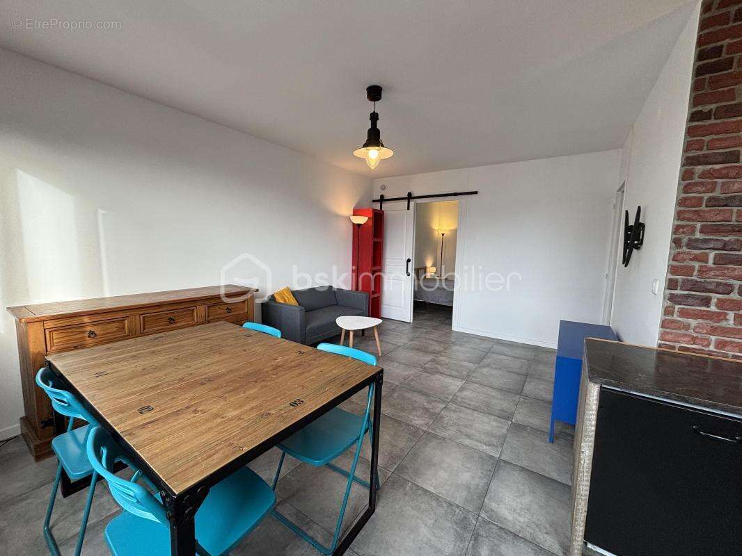 Appartement à FRESNES