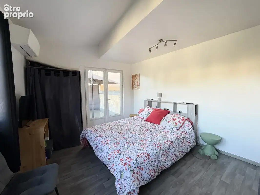 À VENDRE   Charmant F2 en centre-ville avec extérieur et atelier - photo 6